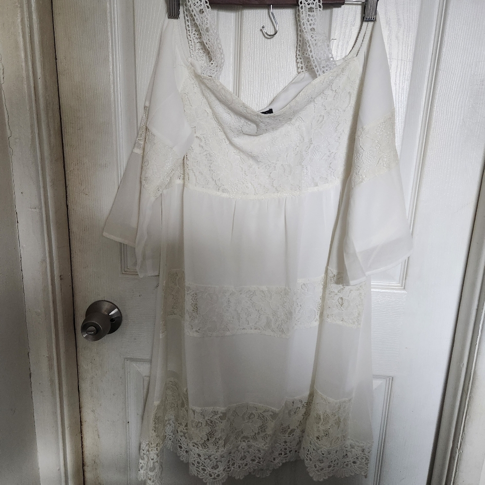 Noracora white dress